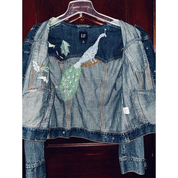 GAP DENIM JACKET EMBROIDERED PEACOCK JEAN BLUE MEDIUM M - Picture 5 of 5